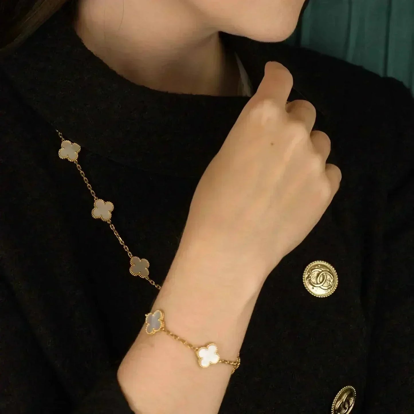 [AURORA]CLOVER  5 MOTIF WHITE MOP BRACELET