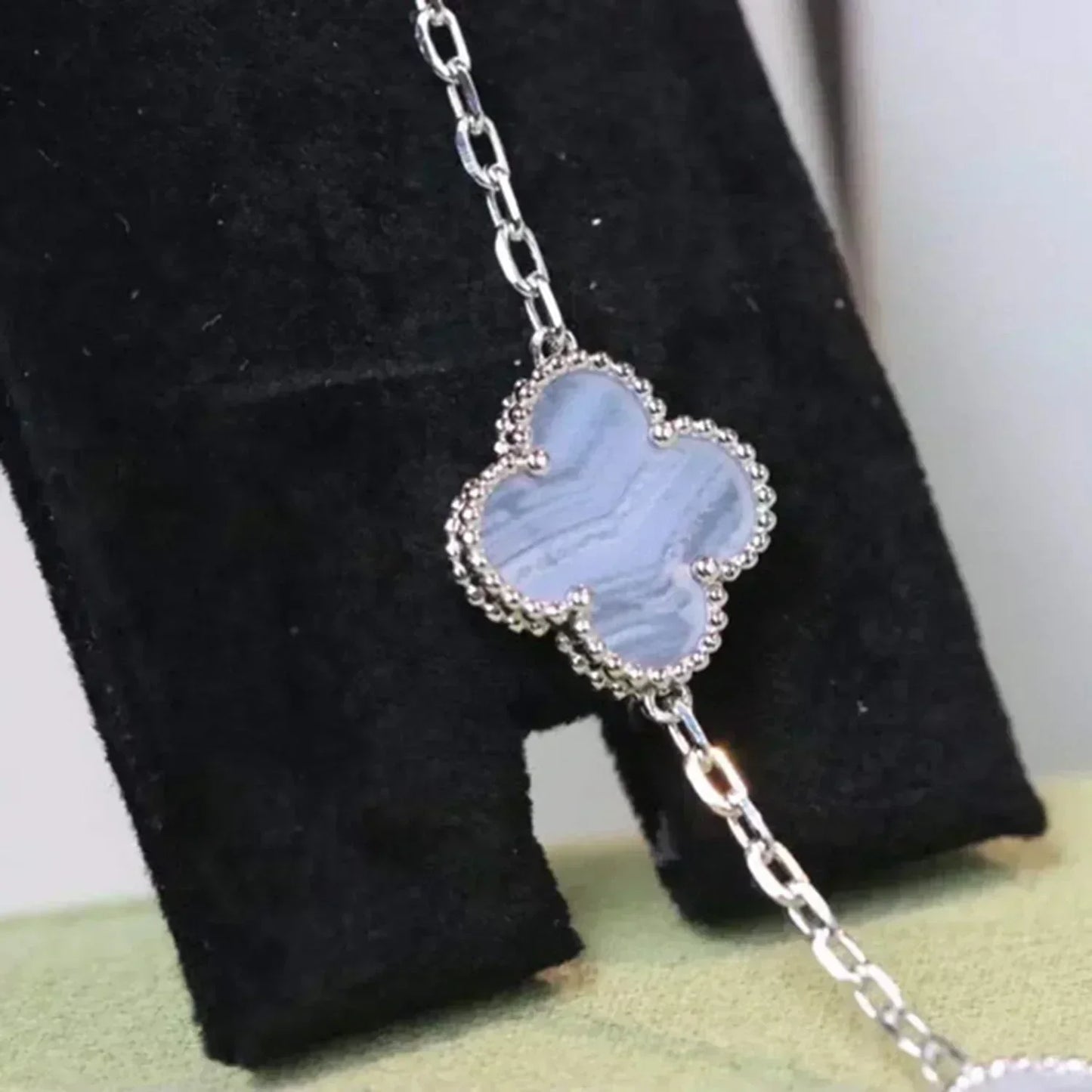 [basloveJW]CLOVER 5 MOTIV LILA CHALCEDON ARMBAND SILBER 