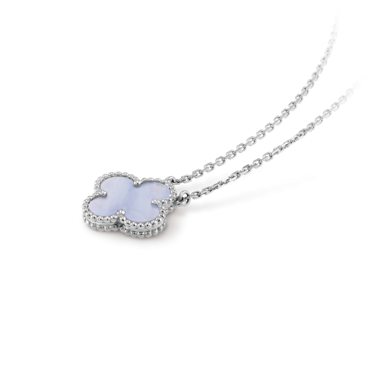 [AURORA]CLOVER 15MM BLUE CHALCEDONY NECKLACE SILVER