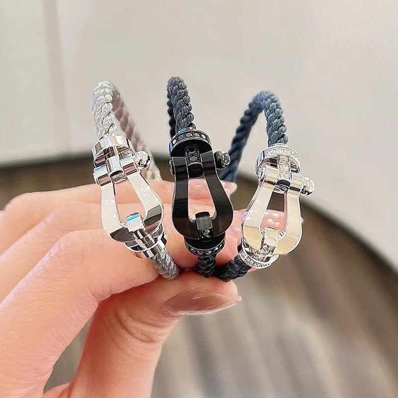 [AURORA]FORCE LARGE HORSESHOE HALF DIAMOND BRACELET SILVER