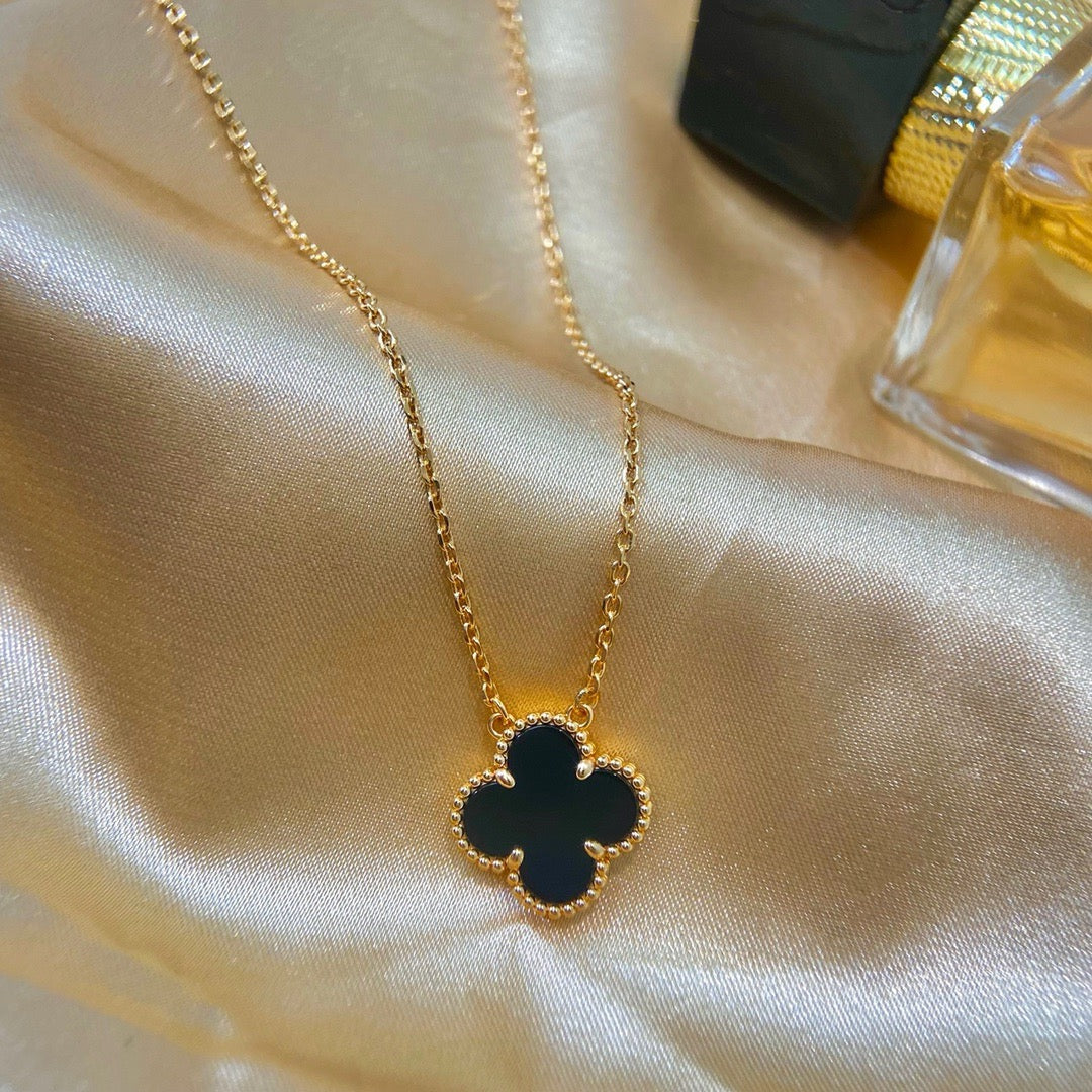 [AURORA]CLOVER 15MM BLACK ONYX SINGLE FLOWER NECKLACE