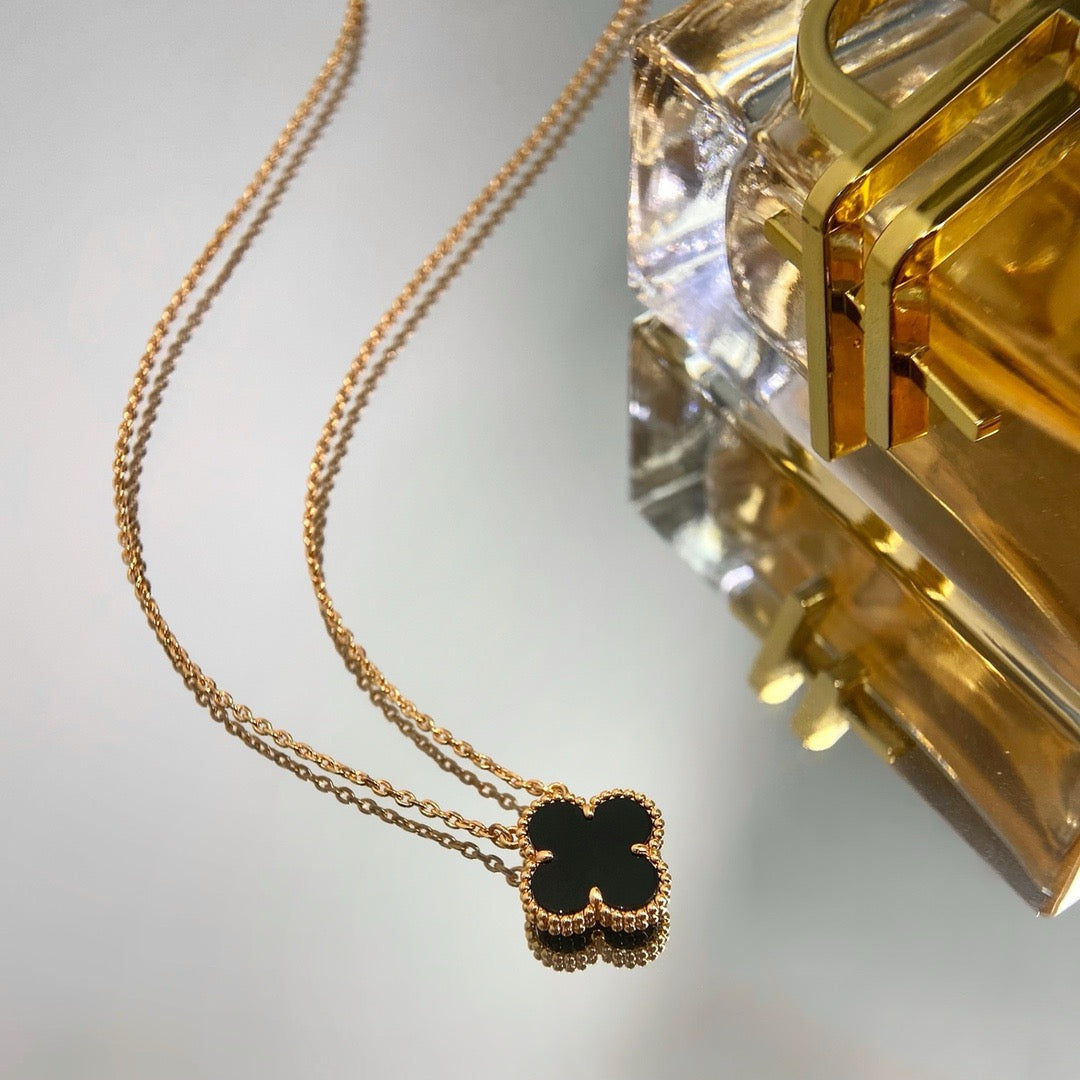 [AURORA]CLOVER 15MM BLACK ONYX SINGLE FLOWER NECKLACE