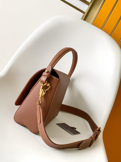 SOFT TWIST 27 IN COGNAC CALFSKIN GOLD LOGO
