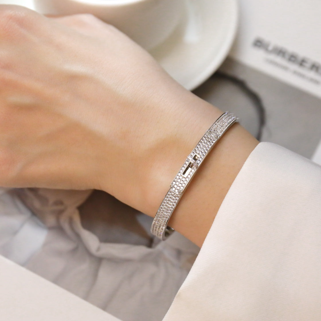 [AURORA]KELLY ARMBAND MIT DIAMANTEN 