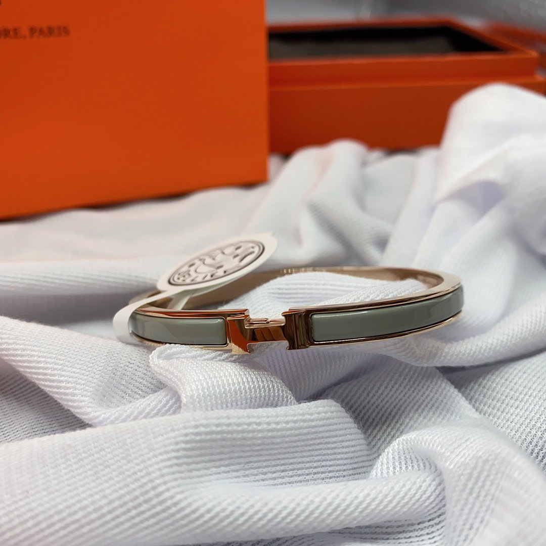 [AURORA]CLASSIC HM CLIC GRÜN 8MM EMAILLE ARMBAND