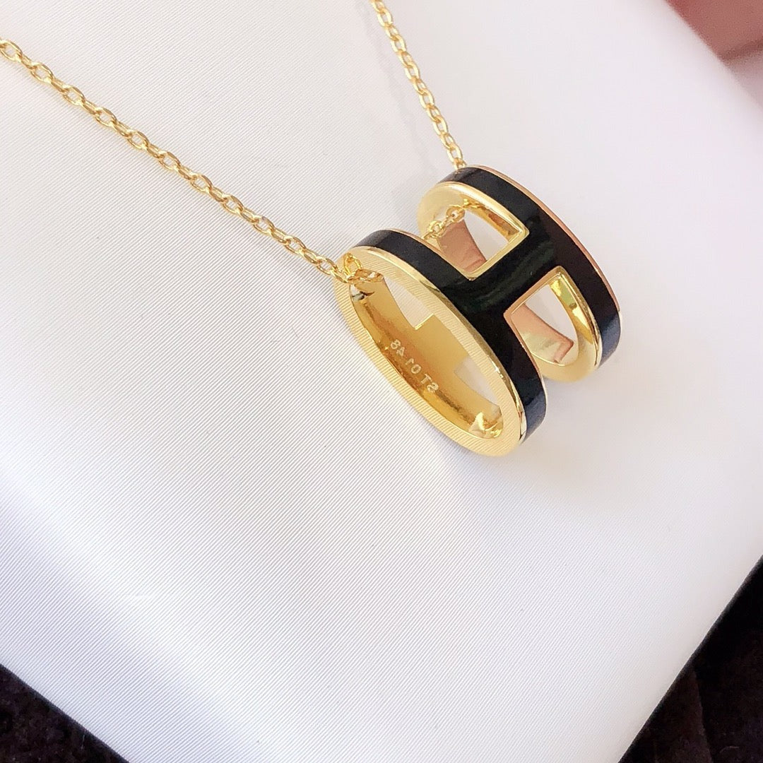 [AURORA]HM CLIC SCHWARZE EMAILLE GOLD HALSKETTE
