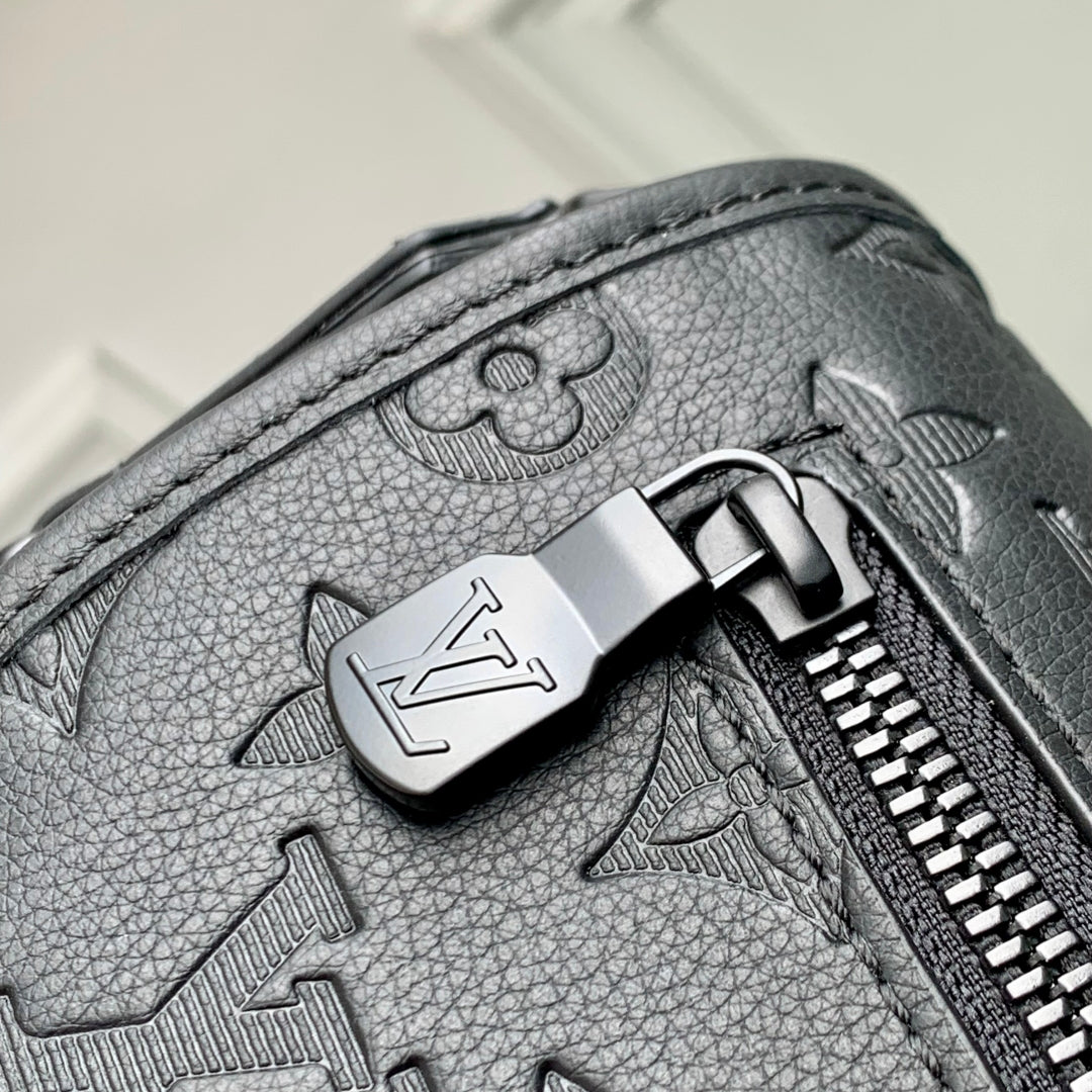 PULSE MESSENGER 26.6 IN BLACK MONOGRAM SHADOW EMBOSSED CALFSKIN