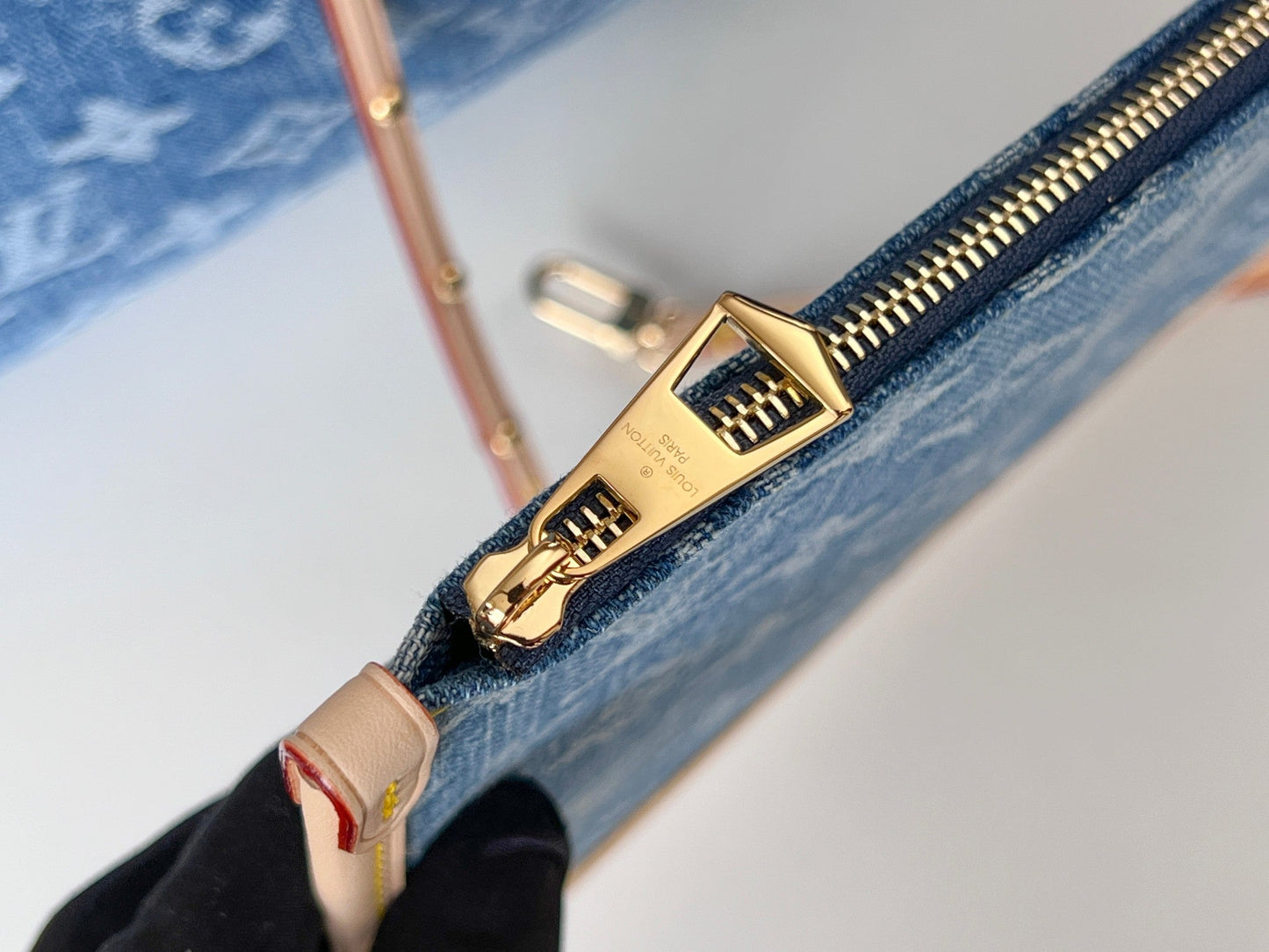LV 25S CARRYALL 39 IN BLUE DENIM MONOGRAM LEATHER TRIM