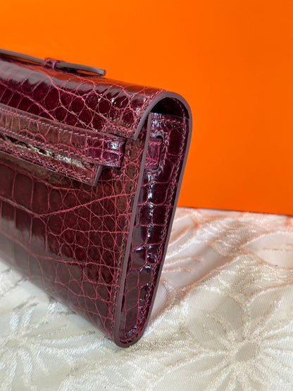 KELLY CUT 31 IN SANGRIA PURPLE SHINNY ALLIGATOR LEATHER WITH SILVER HARDWARE (MADE-TO-ODER)