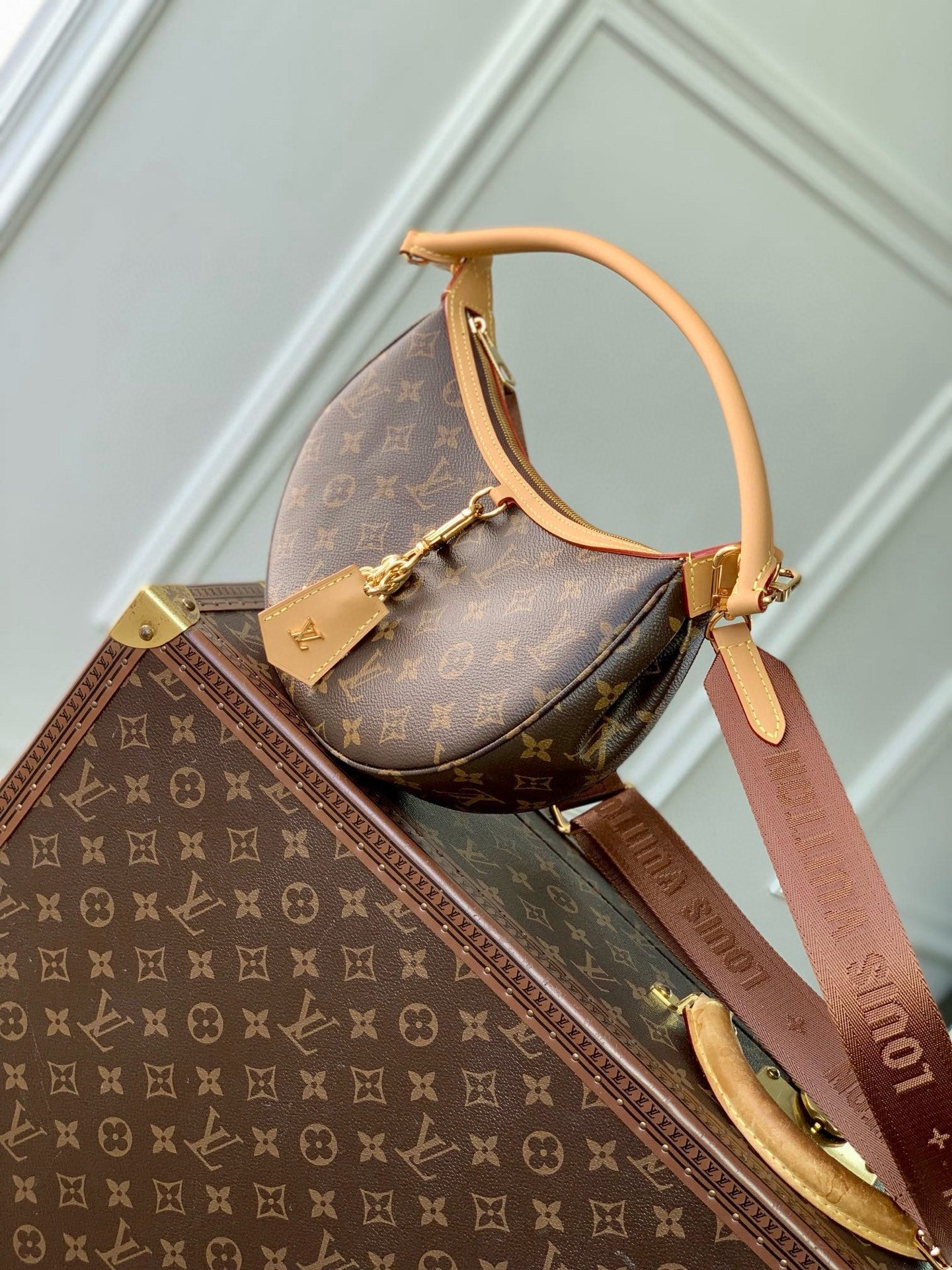 LOOPING BAG 28 IN BROWN MONOGRAM CANVAS