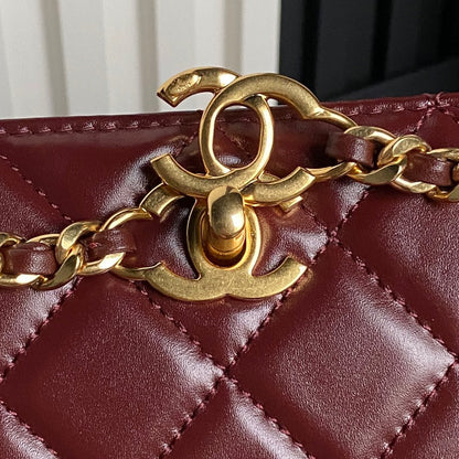 HANDBAG 27 IN GARNET RED DIAMOND PATTERN QUILTED SHINY LAMBSKIN GOLD HARDWARE