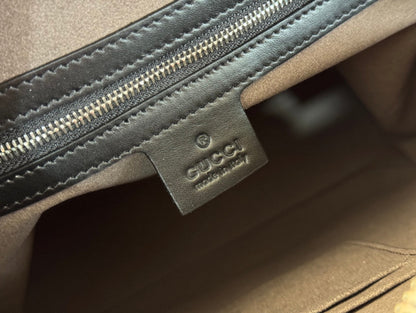 SIGNATURE MESSENGER BAG 28 IN BLACK GG CALFSKIN