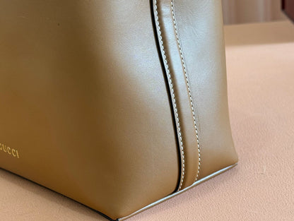 EMBLEM SMALL BUCKET BAG 19 IN BROWN SMOOTH CALFSKIN