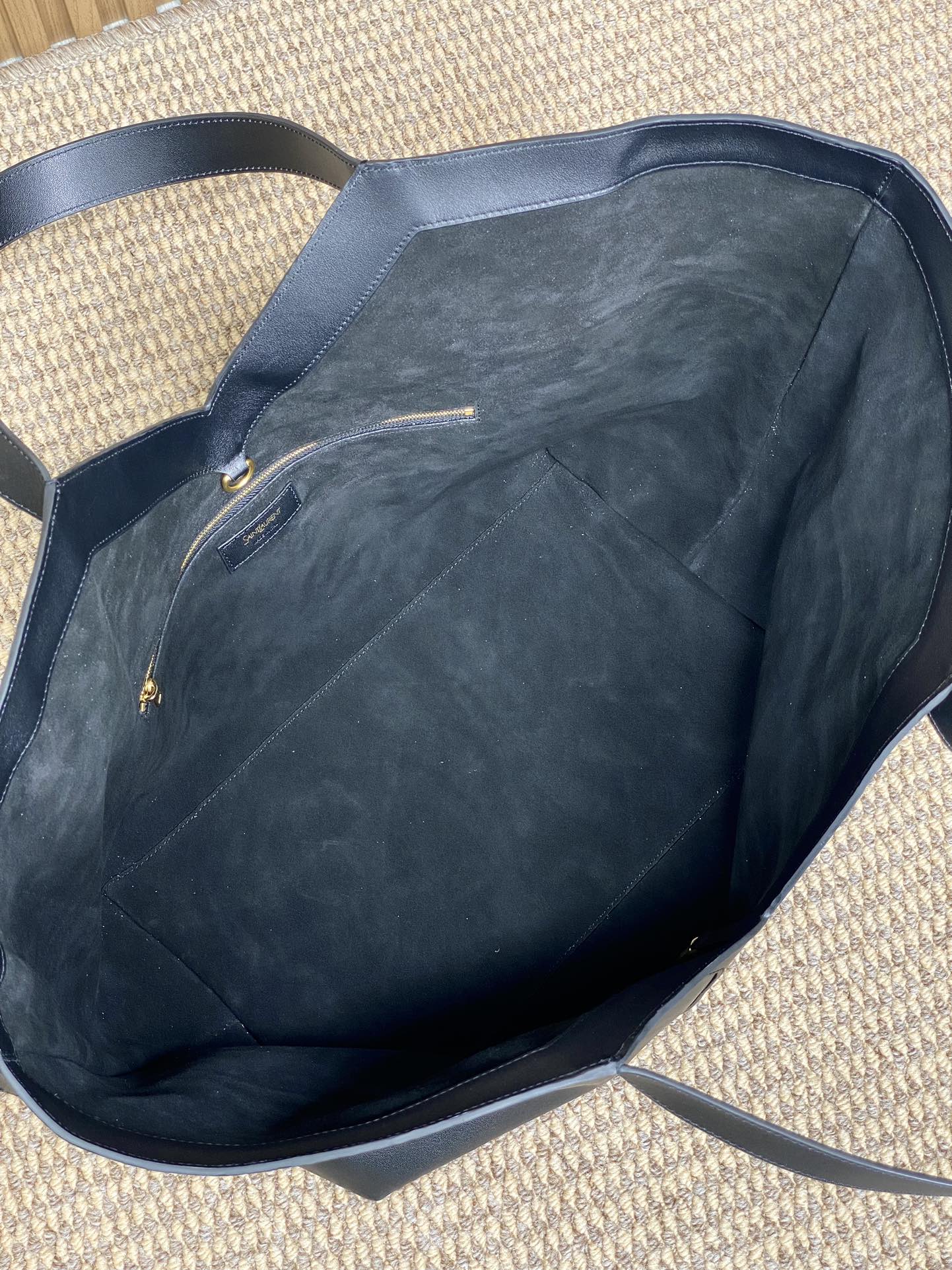 Y TOTE BAG 39 IN BLACK CALFSKIN