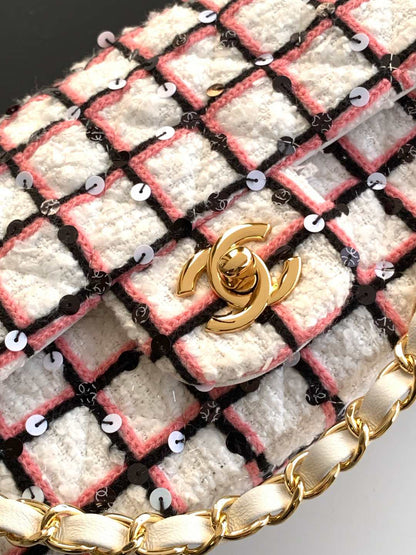WOOL TWEED FLAP BAG 20 WHITE BLACK PINK ATTACHED SEQUINS 238423