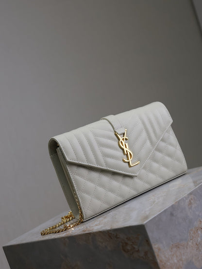 ENVELOPE CHAIN BAG 22 IN LIGHT GRAY LAMBSKIN GOLD HARDWARE