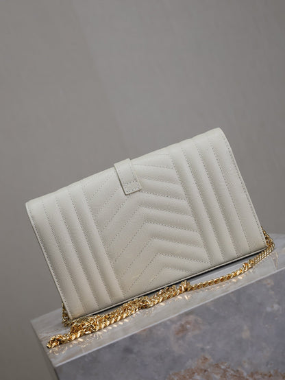 ENVELOPE CHAIN BAG 22 IN LIGHT GRAY LAMBSKIN GOLD HARDWARE