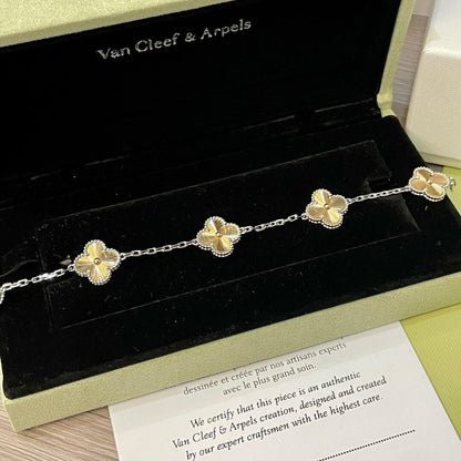 [AURORA]CLOVER  5 MOTIFS  CHRISTMAS LIMITED EDITION BRACELET