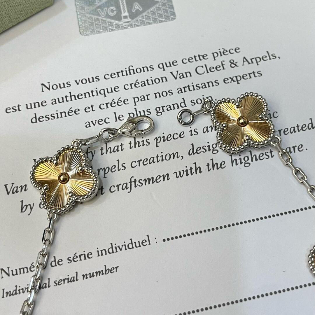 [AURORA]CLOVER  5 MOTIFS  CHRISTMAS LIMITED EDITION BRACELET