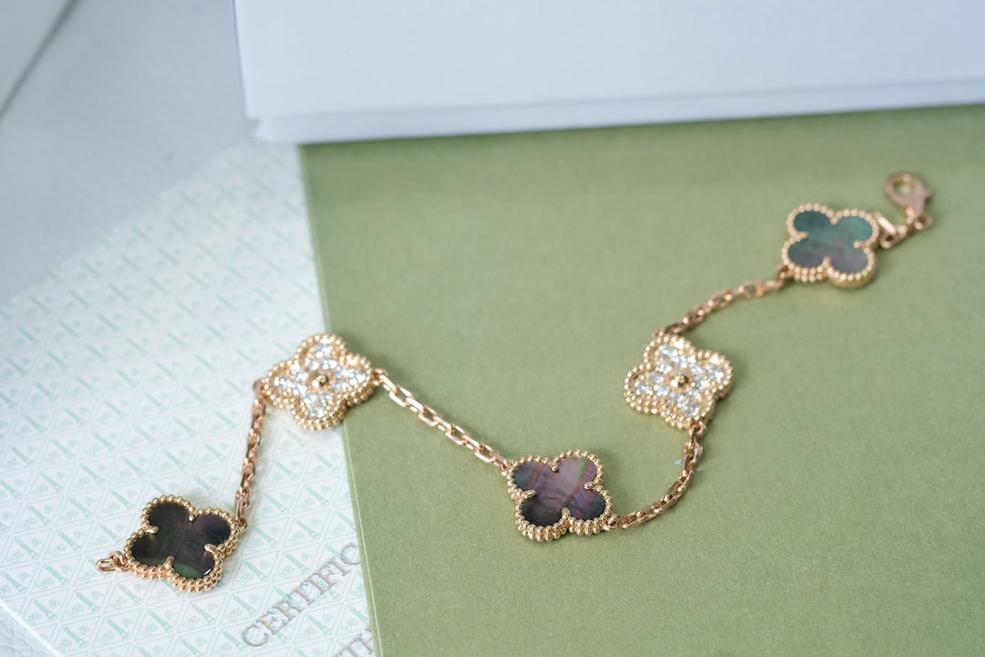 [basloveJW] Armband aus Roségold mit Kleeblatt-Motiven und Diamanten 